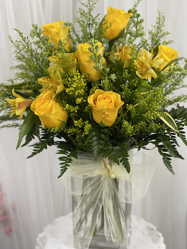 Florist «Country Cousins Flower shop», reviews and photos, 841 E Whittier Blvd, La Habra, CA 90631, USA