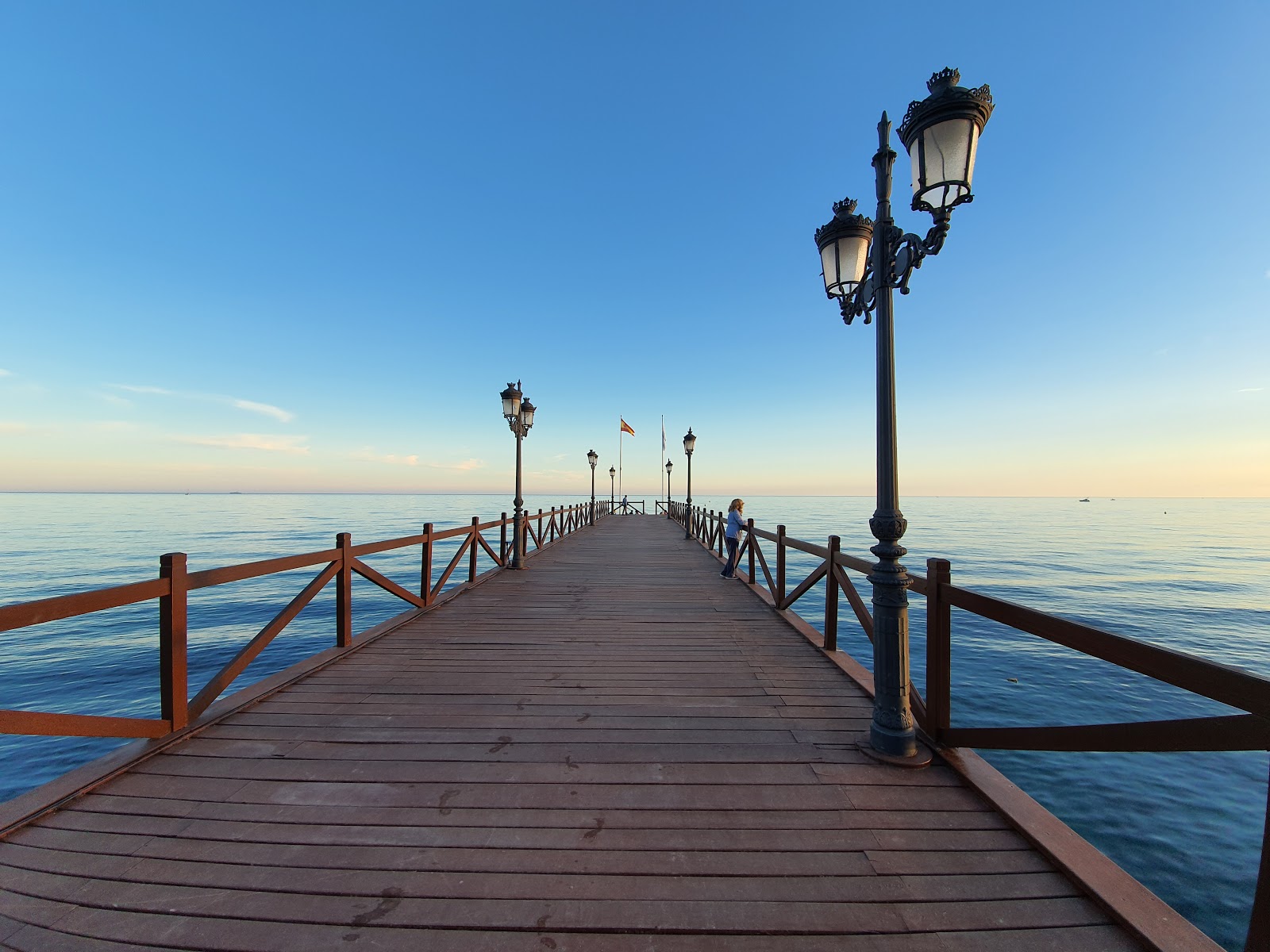 Playa de Nagueles'in fotoğrafı çok temiz temizlik seviyesi ile