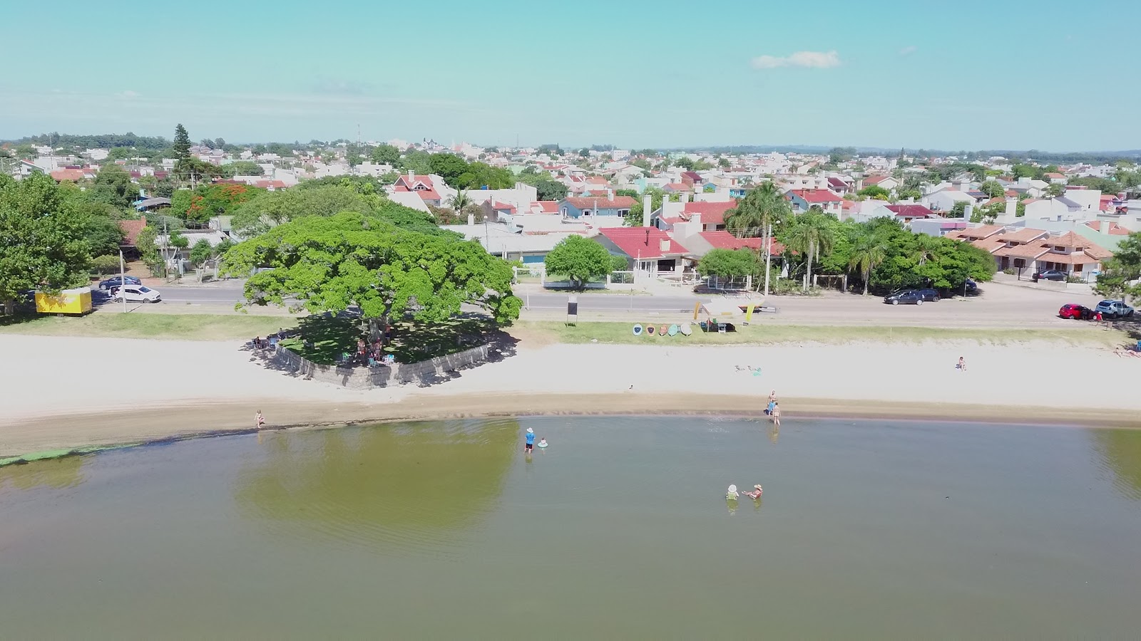 Praia da Barrinha'in fotoğrafı geniş plaj ile birlikte