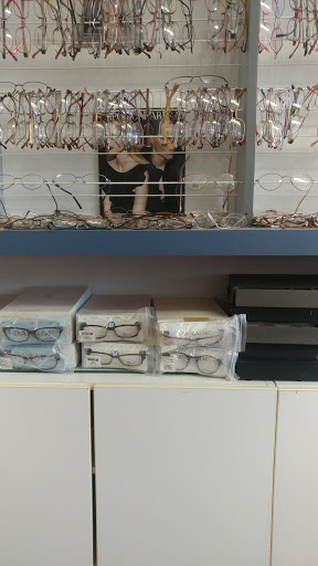 Optician «Douglas Optical», reviews and photos, 4501 E Carson St # 101, Long Beach, CA 90808, USA