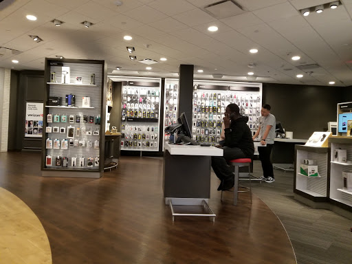 Cell Phone Store «Verizon», reviews and photos, 3251 20th Ave #270, San Francisco, CA 94132, USA