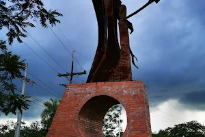 Monumento Tobati image