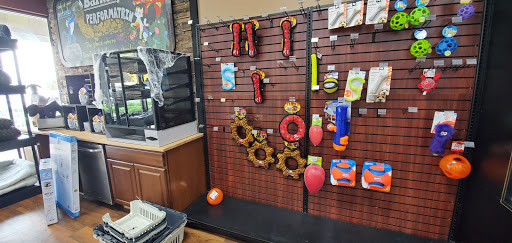 Pet Store «Pet Valu», reviews and photos, 725 River Rd, Edgewater, NJ 07020, USA