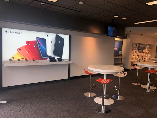 Cell Phone Store «AT&T», reviews and photos, 180 N Moorpark Rd, Thousand Oaks, CA 91360, USA