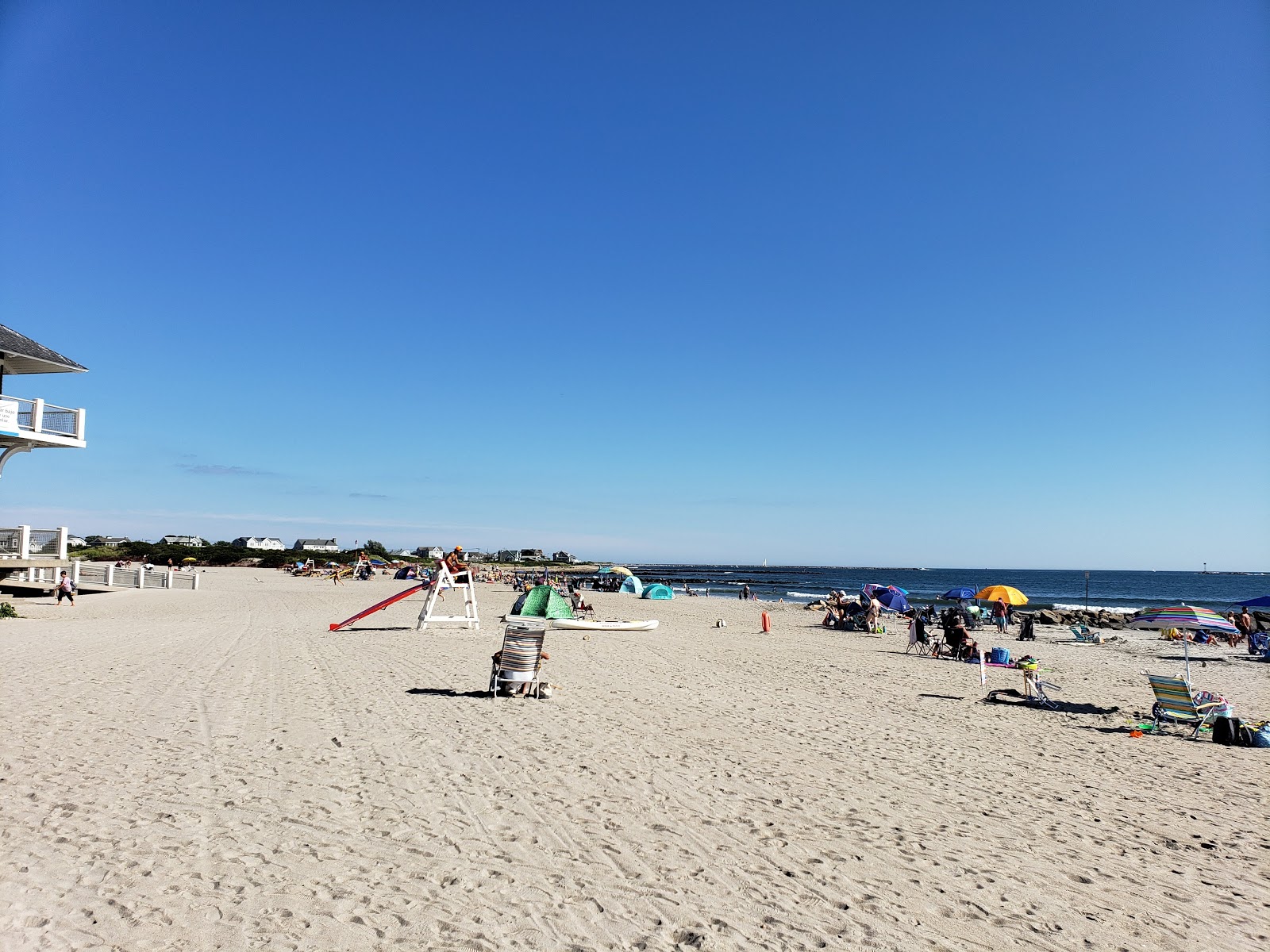 Photo of Roger Wheeler Beach with bright sand surface