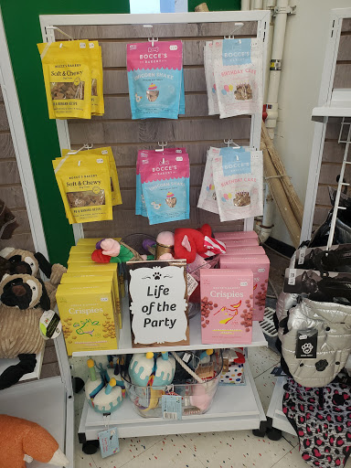 Pet Supply Store «Pet Supplies Plus», reviews and photos, 9630 Transit Rd Suite 400, East Amherst, NY 14051, USA