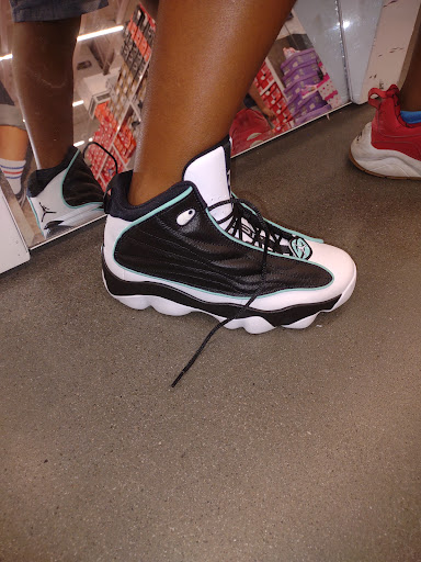 Shoe Store «WSS», reviews and photos, 1125 N Mt Vernon Ave, Colton, CA 92324, USA