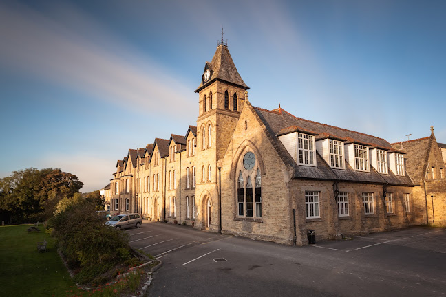 Comments and reviews of Truro School