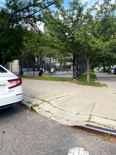 Park «Admiral Park», reviews and photos, 42-25 Little Neck Pkwy, Little Neck, NY 11363, USA