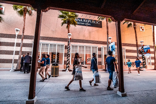 Clothing Store «Banana Republic», reviews and photos, 8200 Vineland Ave, Orlando, FL 32821, USA