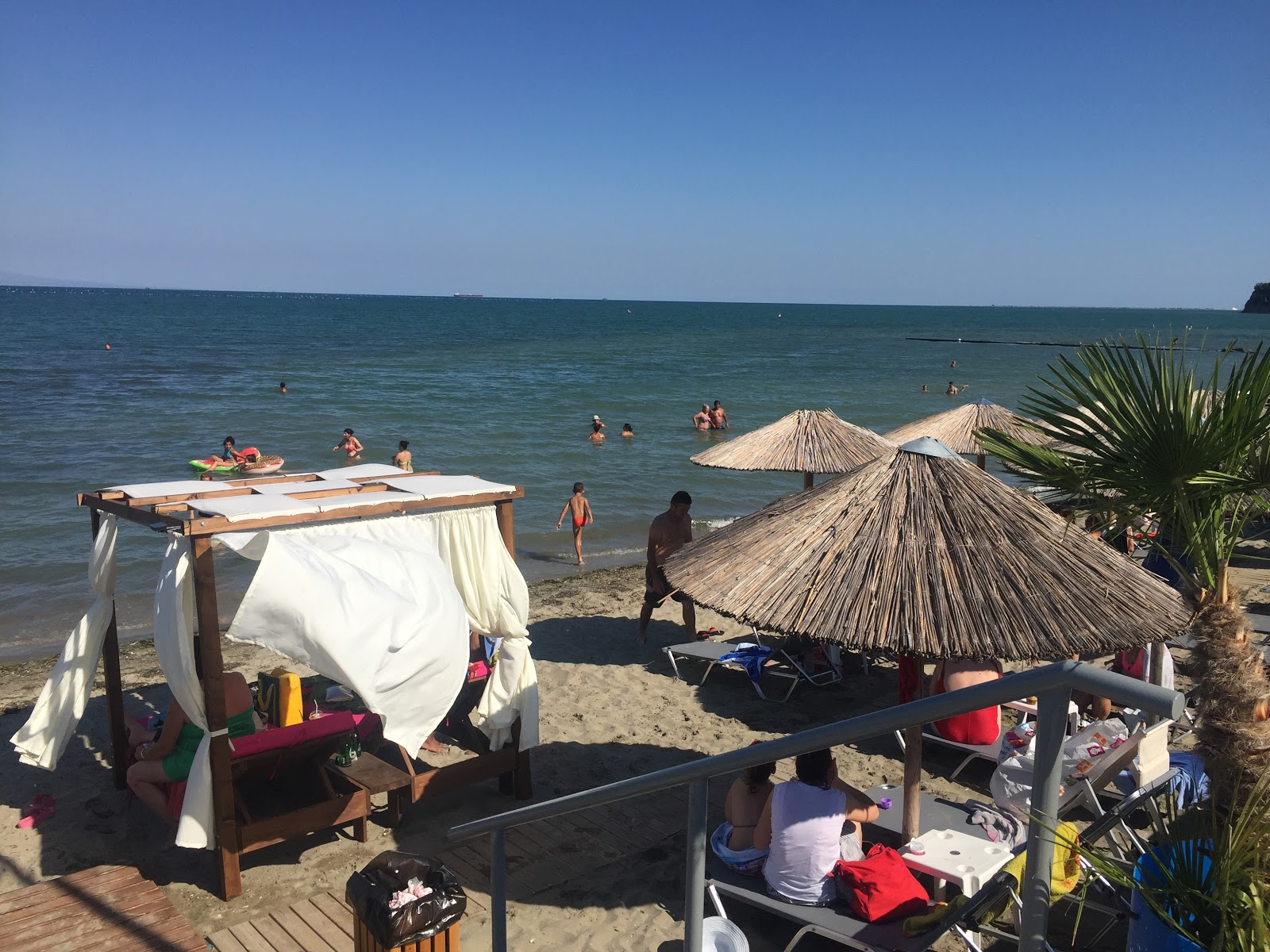 Foto di Makrigialos beach con una costa spaziosa
