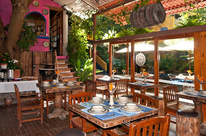 Restaurante El Mesón - C. Francisco González Bocanegra 405, Agua Fria, 51200 Valle de Bravo, Méx., Mexico