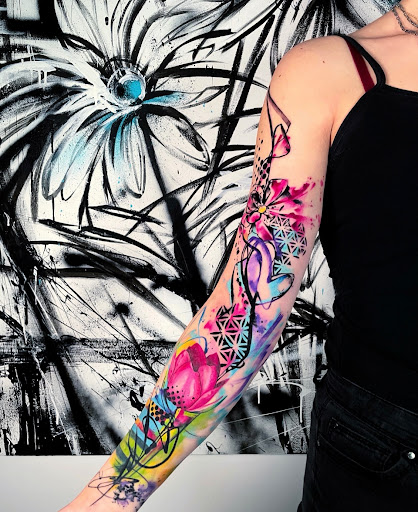 Tatuajes en color abstractos y geometrías Barcelona|Emotion Tattoo-art | Elisabetta Bentivogli