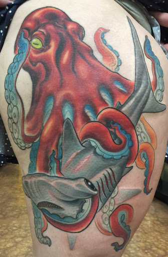 Tattoo Shop «A Thin Line Tattoo», reviews and photos, 9 E Wilson St, Batavia, IL 60510, USA