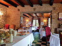 Atmosphère du Restaurant français Hôtel La Métairie à Mauzac-et-Grand-Castang - n°12