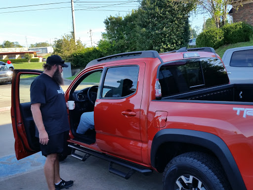 Car Dealer «Roberts Toyota», reviews and photos, 1027 Nashville Hwy, Columbia, TN 38401, USA