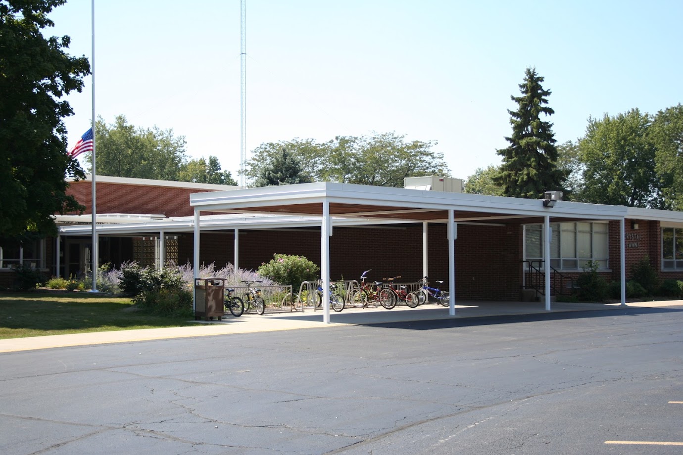 Crystal Lawns Elementary School
