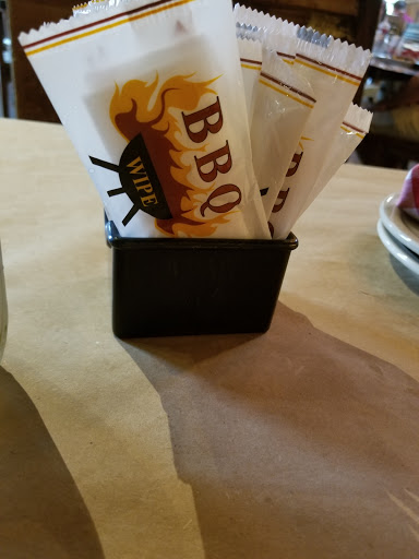 Barbecue Restaurant «Hendricks BBQ», reviews and photos, 1200 S Main St, St Charles, MO 63301, USA