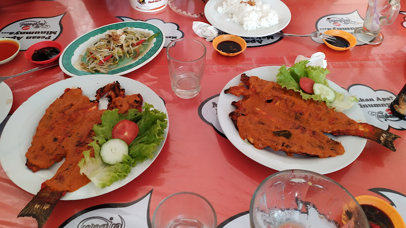 Restoran Ikan Bakar di Kota Padang: Nikmati Kelezatan di Rumah Makan Fuja dan Ikan Bakar Djoni/Kun