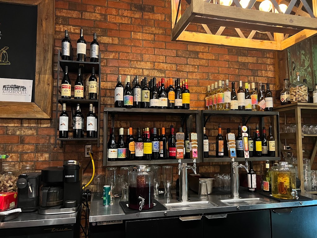 Debajo Tapas Y Vino 87102