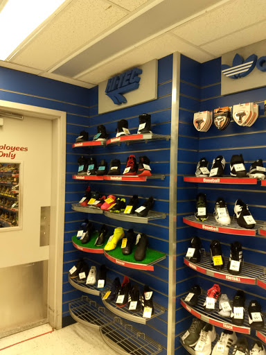 Sporting Goods Store «Big 5 Sporting Goods», reviews and photos, 595 NE Circle Blvd, Corvallis, OR 97330, USA