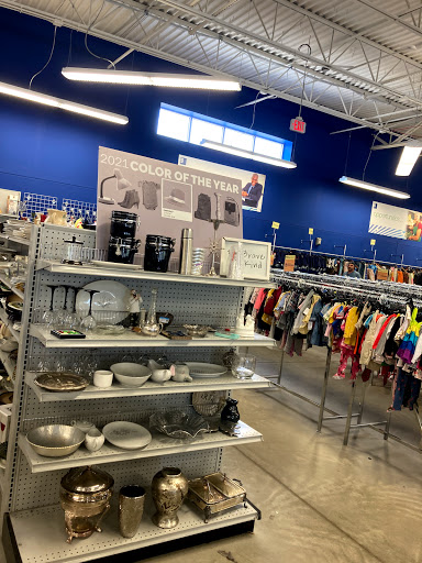 Thrift Store «Goodwill Industries of Greater Cleveland & East Central Ohio», reviews and photos, 16160 Pearl Rd, Strongsville, OH 44136, USA