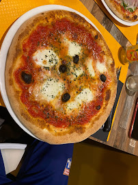 Pizza du Restaurant italien Restaurant Pizzeria IL VESUVIO à Clonas-sur-Varèze - n°10