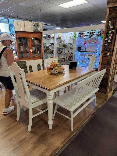 Home Goods Store «The Shops On West Ridge», reviews and photos, 3200 W Ridge Rd, Rochester, NY 14626, USA