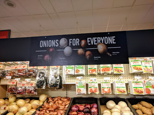 Shopping Mall «Jefferson Crossing Shopping Center», reviews and photos, 188 Flowing Springs Rd, Charles Town, WV 25414, USA