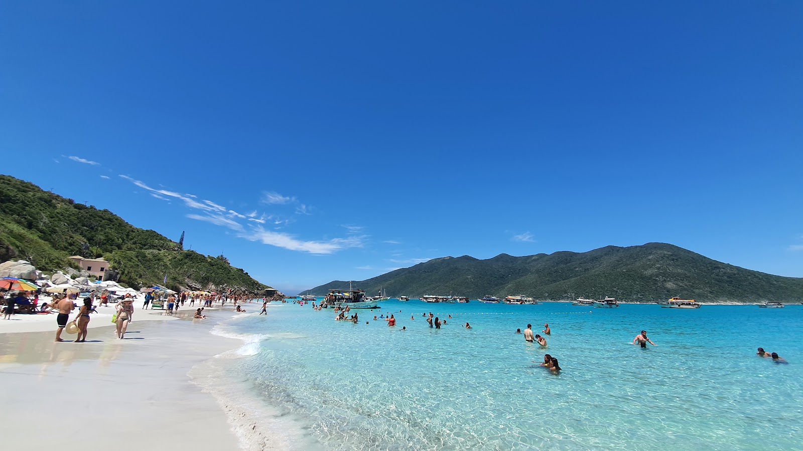 Foto von Pontal Strand mit türkisfarbenes wasser Oberfläche