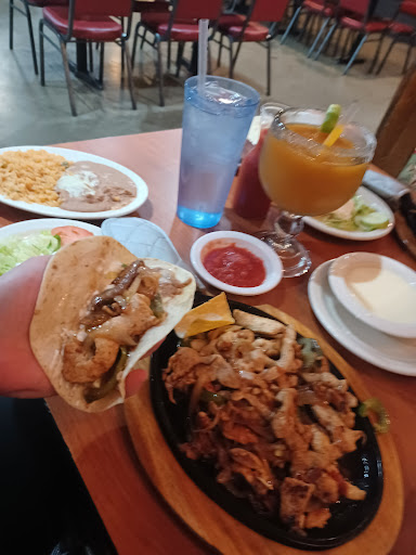Mexican Restaurant «El Rio», reviews and photos, 1919 N Green River Rd, Evansville, IN 47715, USA