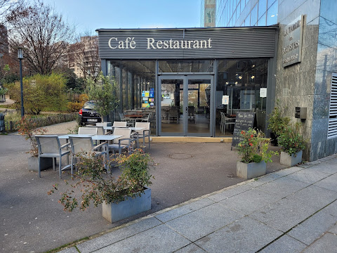 La Table des Artistes by null