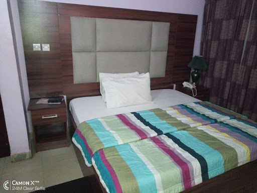 Stef Suites, 2 Leo Okonweze St, Ezenei, Asaba, Nigeria, Budget Hotel, state Delta