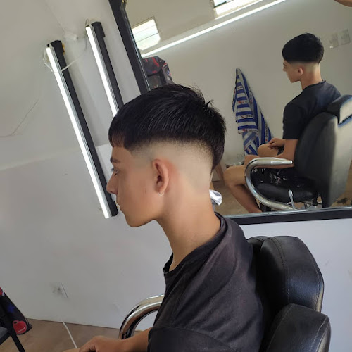 Gravedadcero_barber - Barbería