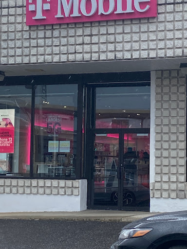 Cell Phone Store «T-Mobile», reviews and photos, 25 E Sunrise Hwy, Freeport, NY 11520, USA