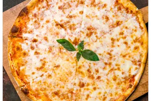 Luxus pizza & grill image