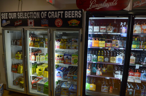 Liquor Store «Esplanade Wine & Spirits», reviews and photos, 2948 W Euclid Ave, Arlington Heights, IL 60005, USA