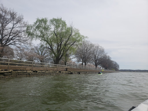 Gravelly Point Boat Ramp