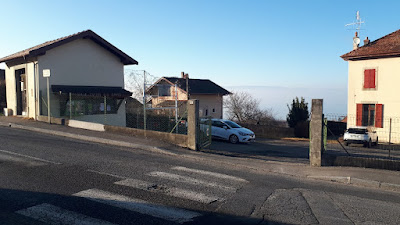 BOÎTE À LIVRES - BIBLIOTHÈQUE DE RUE - Maison de quartier des Hauts à Évian-les-Bains