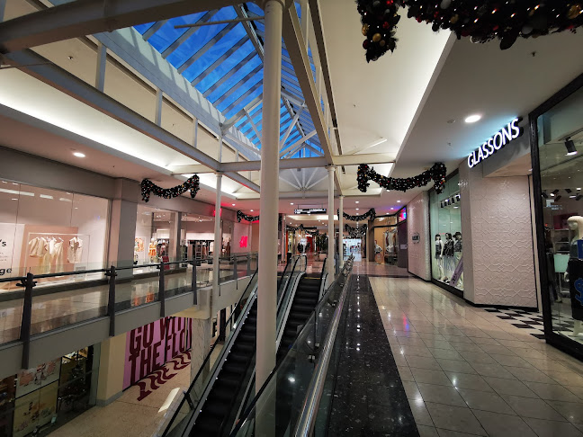Comments and reviews of Chartwell Shopping Centre
