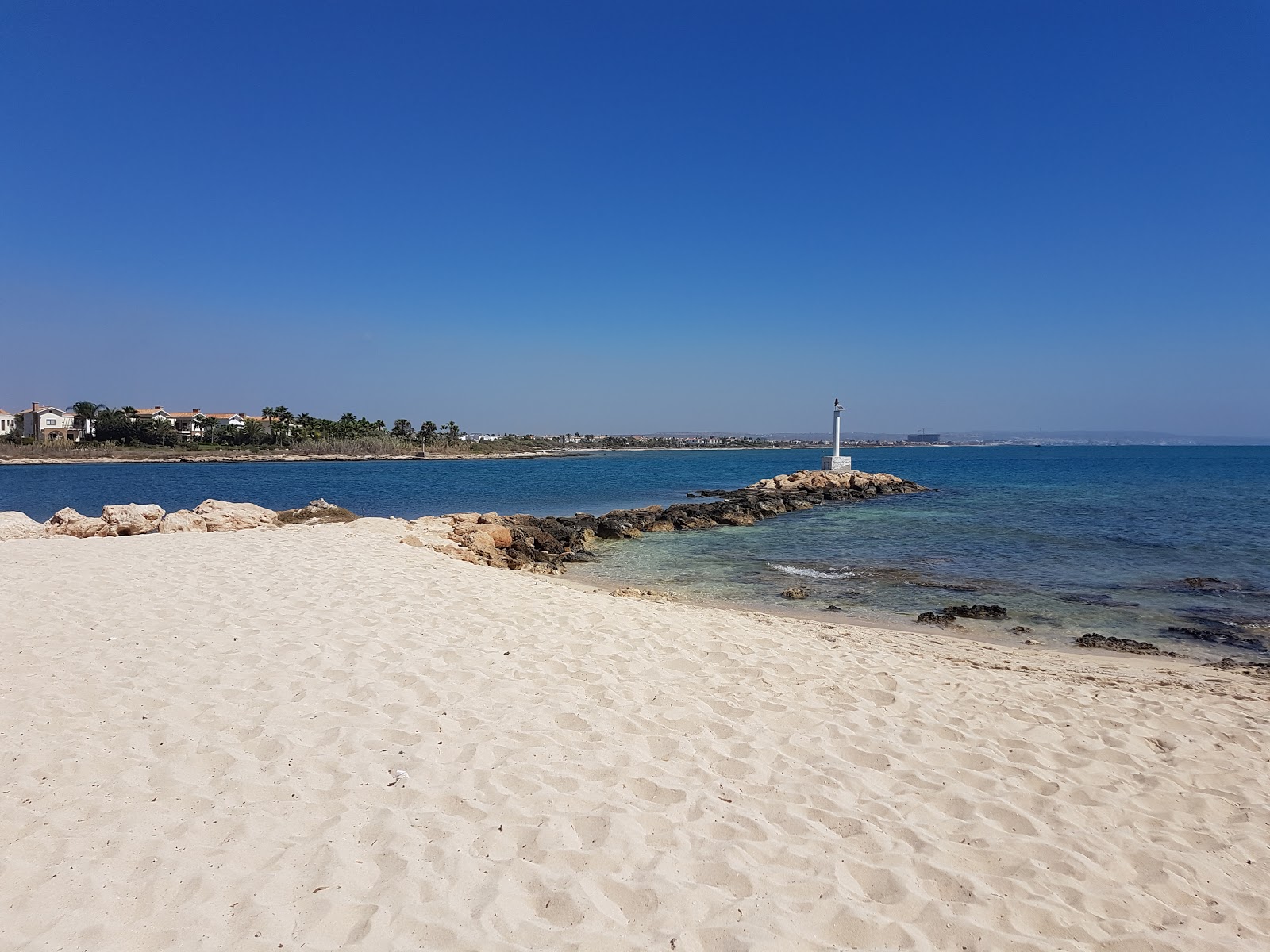 Foto von Liopetri beach mit gerader strand