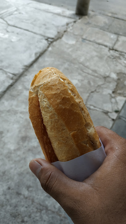 Bánh mì xíu mại Bà Mập Duy Tân