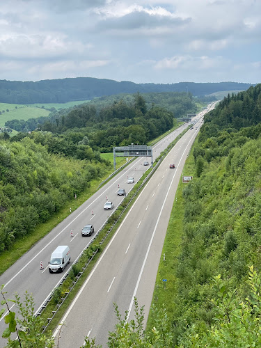 Grünbrücke - Tankstelle