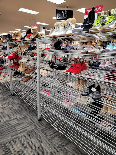 Clothing Store «Burlington Coat Factory», reviews and photos, 833 Lancaster Dr NE, Salem, OR 97301, USA