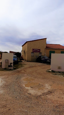 DOUCES MANIES à Pia