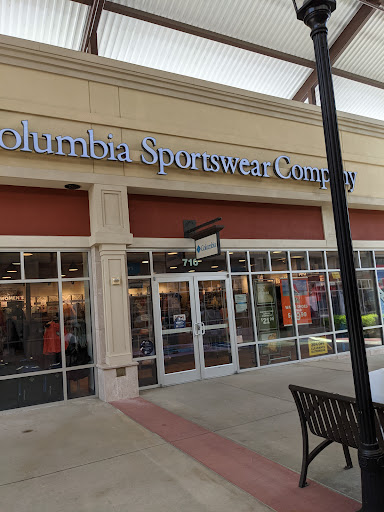Sportswear Store «Columbia Sportswear Outlet Store at Tanger Outlets», reviews and photos, 4000 Arrowhead Blvd #710, Mebane, NC 27302, USA