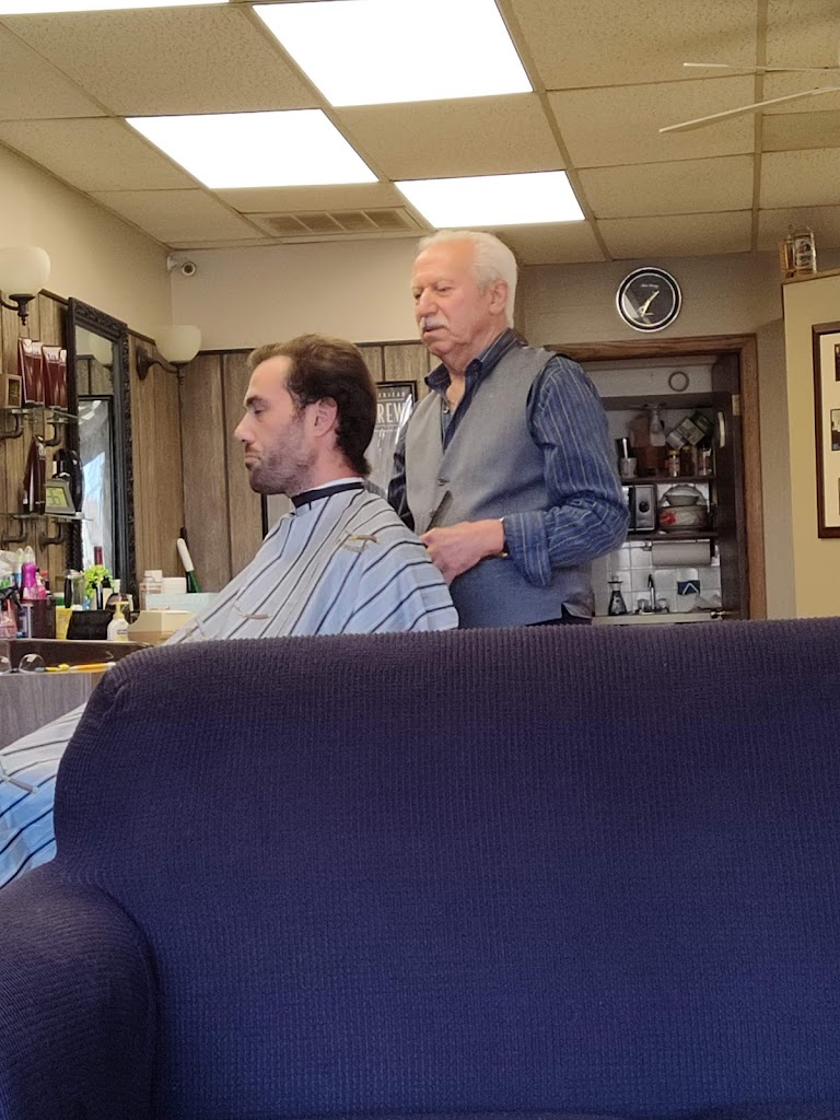 Rico's Barber & Styling Salon 60457