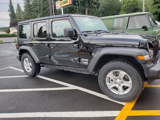 Tire Shop «Les Schwab Tire Center», reviews and photos, 37895 US-26, Sandy, OR 97055, USA