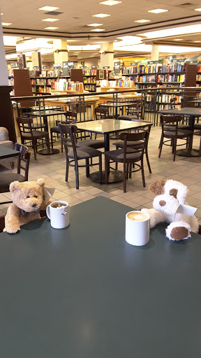 Book Store «Barnes & Noble», reviews and photos, 5275 Harvey St, Muskegon, MI 49444, USA