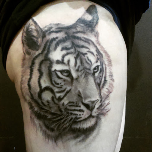 Tattoo Shop «Ink & Iron Custom Tattoo Studio», reviews and photos, 3700 N Cicero Ave, Chicago, IL 60641, USA